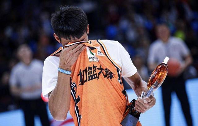 包含犹他爵士冲刺阶段门线救险，志在全明星赛名次提升，球迷炸锅，赛季目标并未改变的词条